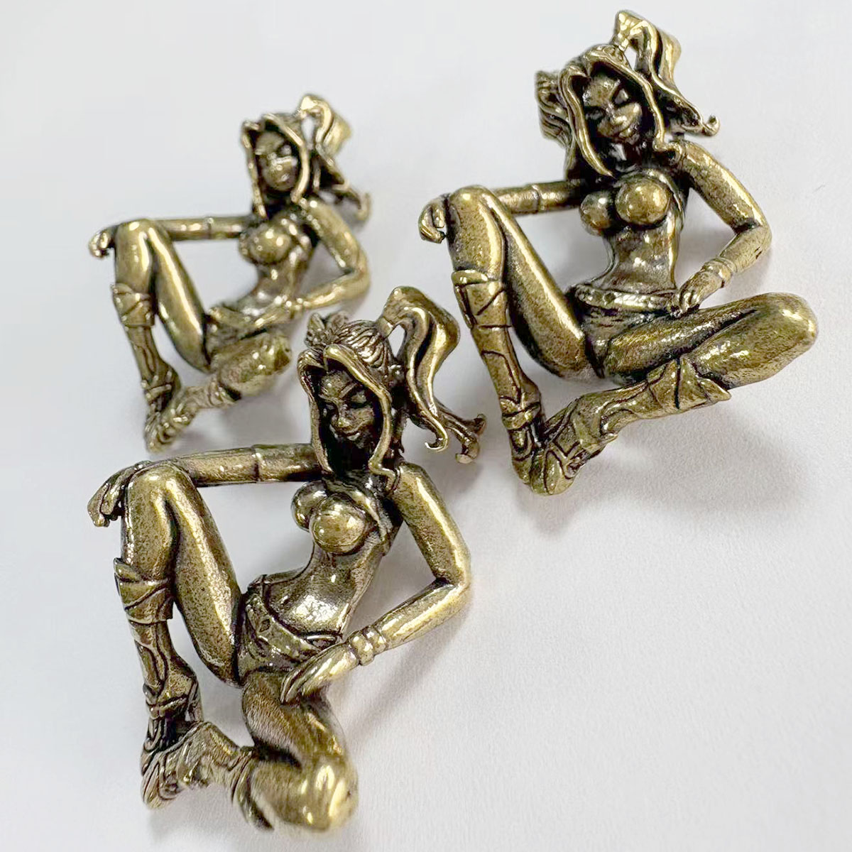 Beauty Girl Brass Knife Beads  - Paracord Survival Bracelet recension och pris