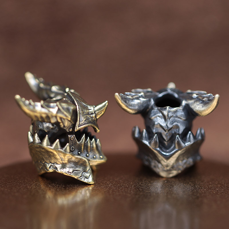 Death Helmet Brass Knife Beads - Paracord Survival Bracelet recension och pris